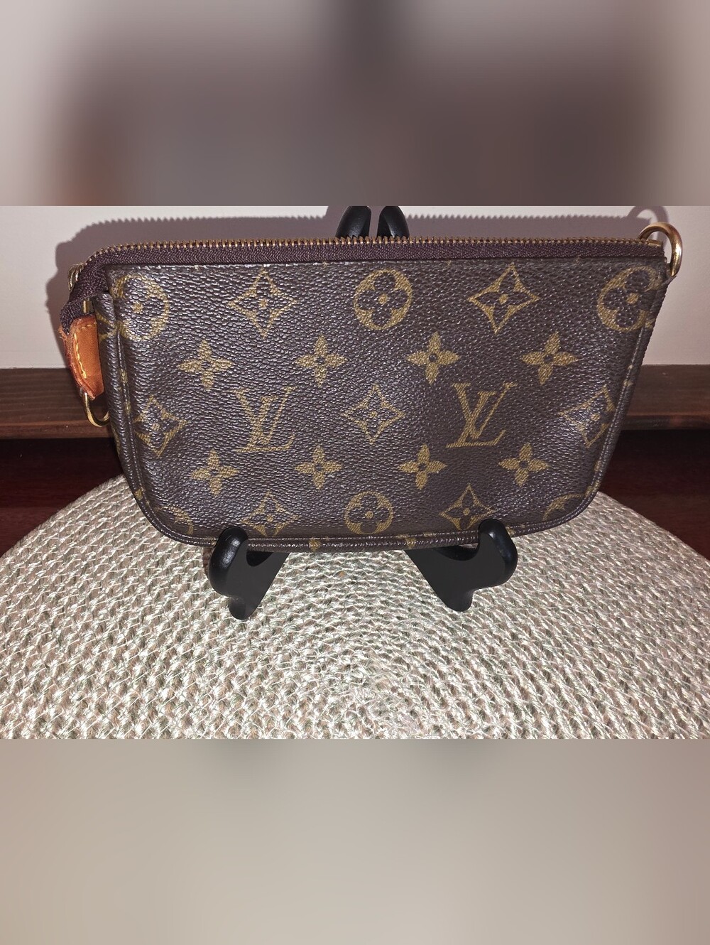 Pre-loved Authentic Louis Vuitton Monogram Mini Pochette Accessories